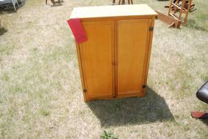 lot 216 image: 2 door Craft cabinet with cubby she...