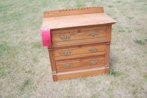 lot 238 image: 3 drawer Wash standdresser missing...