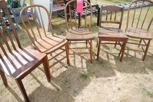 lot 253 image: 5 mix matched kitchen chairs...