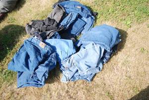 lot 270 image: Huge lot of mens jeans. Over 40 pai...