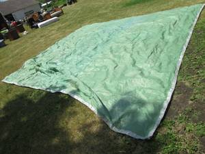 lot 121 image: Standard duty tarp with grommets. a...