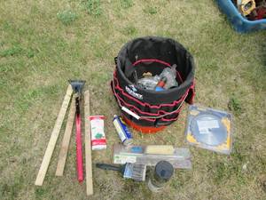 lot 126 image: 5 gallon bucket made into tool tote...