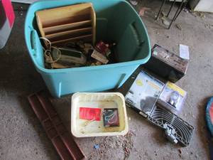 lot 174 image: Covered tote with outdoor timer, ex...