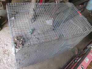 lot 186 image: XL Metal Wire Bottomless Animal Ken...