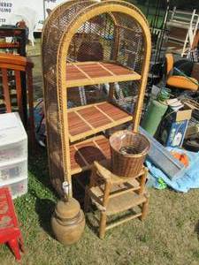 lot 313 image: Arched Wicker Shelf with matching f...