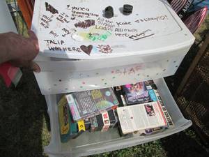 lot 315 image: 3-drawer plastic organizer loaded w...