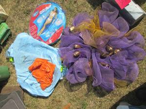 lot 318 image: Spring Float and other misc blow up...