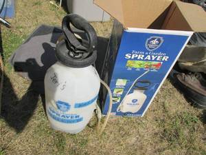 lot 320 image: farm and garden 2 gallon multi-use ...