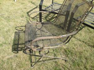 lot 324 image: (1) Wraught Iron outdoor chair with...