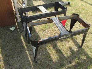 lot 331 image: Set of 2 outdoor, above ground meta...