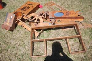 lot 282 image: Lot of 8 items. Hanging wall cabine...