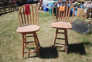 lot 286 image: 2 bar stools. One swivel one statio...