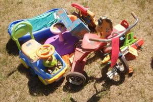 lot 290 image: Lot of child items. Some ride on it...