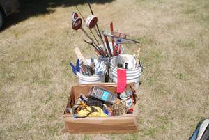 lot 304 image: Five gallon buckets filled with pai...