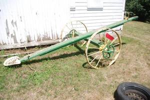 lot 4 image: Vintage John Deere Themed Yellow an...
