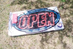 lot 11 image: 35x16 Colored Lens Flashing & Scr...