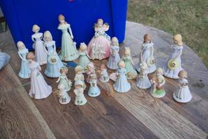 lot 21 image: Enesco Originals and Josef Original...