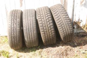 lot 41 image: 4 tires all on rims two P19565 R15...