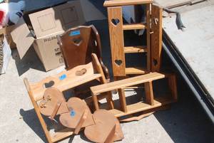 lot 52 image: 4 hanging heart shelves and doll si...