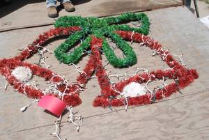 lot 86 image: Christmas Bells 5.5ft long x 4.5 ft tall. Not...