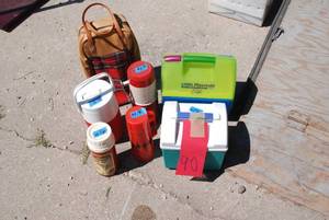 lot 90 image: Thermoss and cooler lot. See pictu...