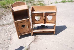 lot 93 image: Two heart items. Hanging shelf with...