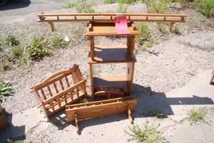 lot 94 image: 5 items. End table shelf , magazin...