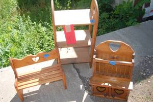 lot 97 image: Table desk top mail holder with li...