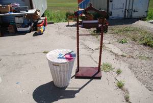 lot 359 image: Suit holder and tall white wicker l...