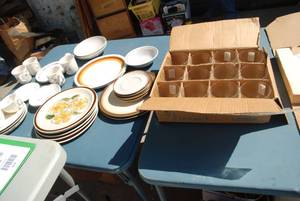 lot 368 image: Dish lot. Misc plates, saucers, bow...