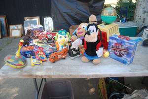 lot 391 image: Vintage Fisher Price Roly Poly Chim...