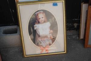 lot 405 image: Vintage framed little girl prints, ...