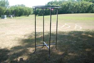 lot 443 image: adjustable clothing rack with attac...