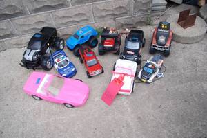 lot 465 image: Lot of larger push or remote contro...