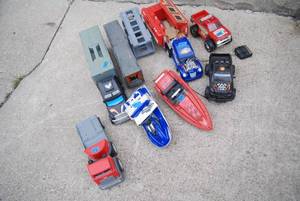 lot 466 image: Lot of larger push or remote contro...