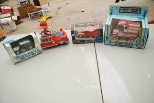 lot 473 image: lot of collectible die cast cars an...