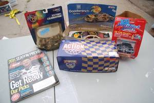 lot 476 image: Lot of collectible new in package d...