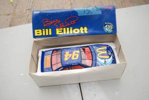 lot 481 image: Bill Elliott 124 scale die cast co...
