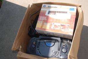 lot 519 image: Box full of electronics, check all ...