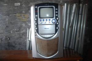 lot 523 image: Memorex cassette player and TV and ...