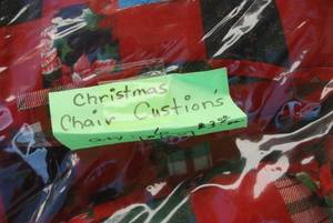 lot 554 image: 6 Christmas cushions for chairs...