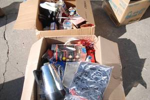 lot 560 image: 2 boxes of pics, check all pics...