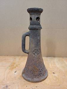 lot 690 image: 2 x 14 Screw Jack