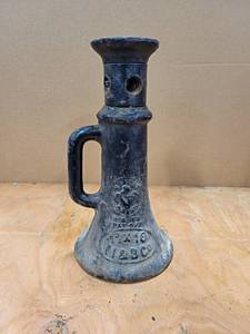 lot 691 image: 1-34 x 10 Screw Jack