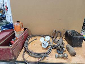 lot 696 image: HARRIS Argon Regulator, Tool Box w Bar Oil and Chainsaw Chains, Hose, Hooks, Maul Heads and Hitch Pins - NO SHIPPING