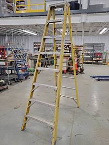 lot 716 image: Werner 8 Fiberglass Stepladder - NO SHIPPING