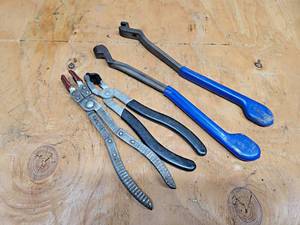 lot 747 image: Spark Plug Boot Pullers and More