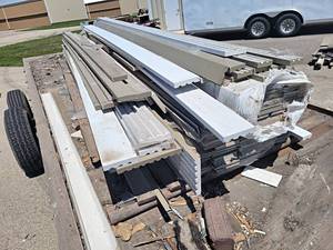 lot 902 image: Large Lot of Fiber Cement Siding - NO SHIPPING