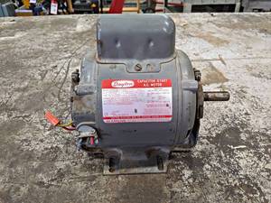 lot 493 image: Dayton 12HP 1PH Electric Motor