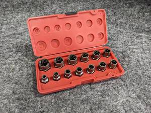 lot 520 image: Craftsman Bolt Extractor Kit